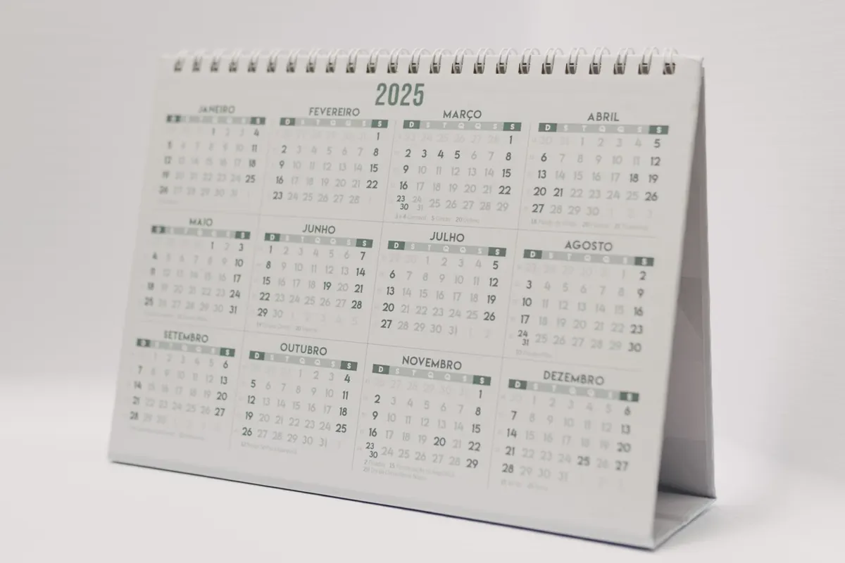 Writing Contests and Grants for UK Writers: A Yearly Submission Calendar